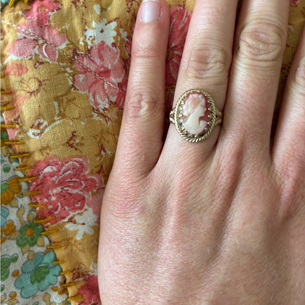 Vintage hand carved Cameo Ring